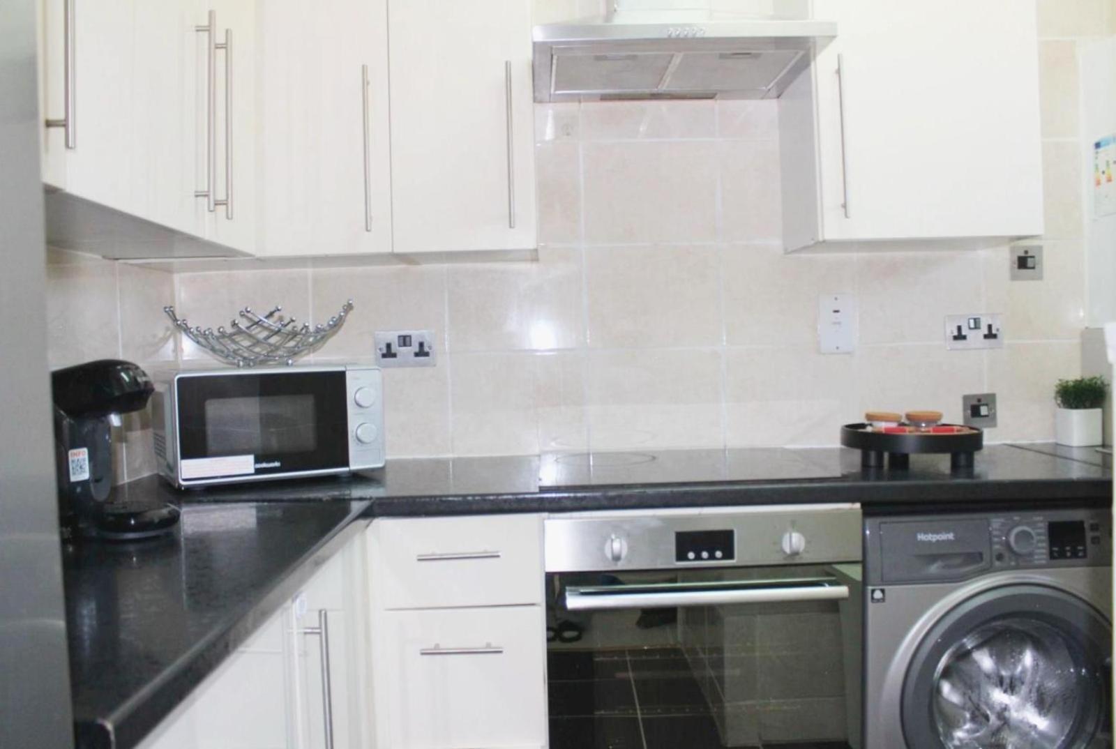 Cozy 2 Bedrooms Apartment- Vauxhall, Oval & Nine Elms Appartement Londen